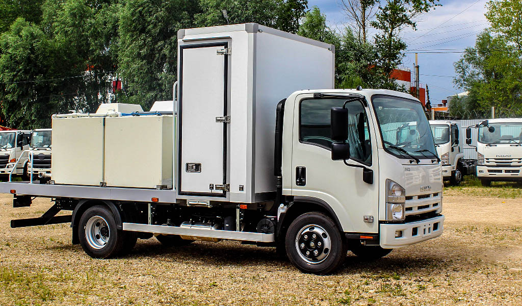 ISUZU
